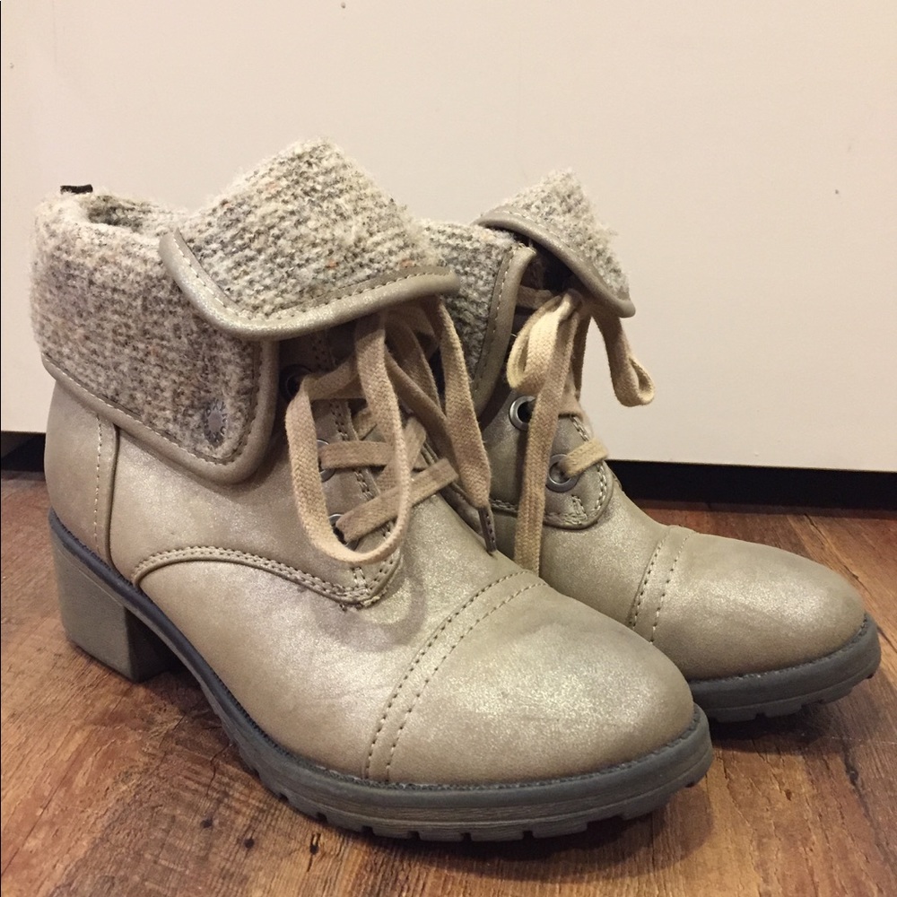 Roxy soft gold women's boots